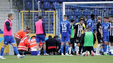 Spielabbruch Beim Vfr Aalen St Rmer Steffen Kienle Wird Reanimiert