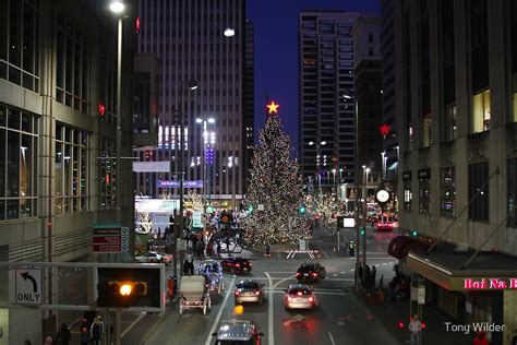 Cincinnati Christmas Fountain Square Tree By Tony Wilder Redbubble