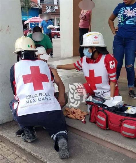 Atiende Cruz Roja en Misantla a hombre tras sufrir caída cerca del