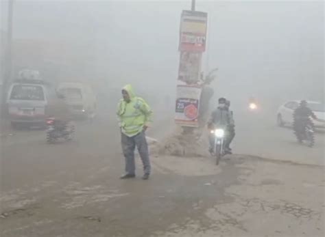 Lahore Pakistan Grapples With Dense Fog IHA News