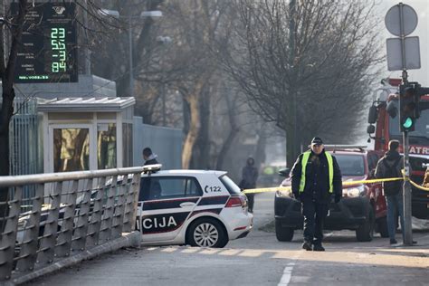 Video Gra Ani Prijavili Da U Koritu Miljacke Se Nalazi Tijelo