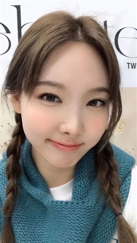 Pin de Shinobu Oshino en Im Nayeon en 2024 Chicas asiáticas guapas