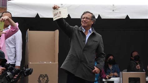 Gustavo Petro é eleito presidente da Colômbia Dia de festa para o