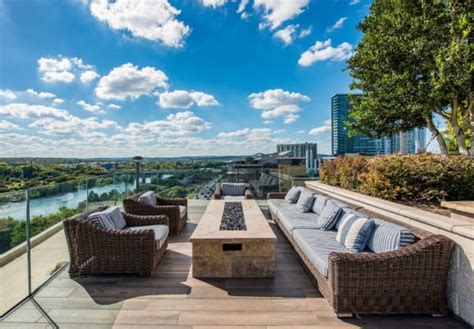 Luxury Downtown Austin Apartments | Northshore Austin | Austin, TX