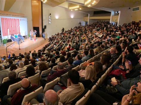 Compromís celebra su acto central en Alicante convencidos de liderar el