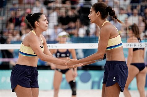 Ana Patrícia e Duda nas quartas de final do vôlei de praia feminino das