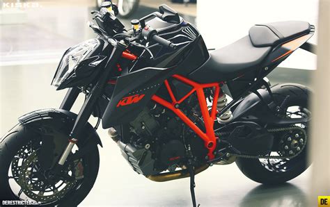 A Black Ktm 1290 Super Duke R Yes Please Autoevolution