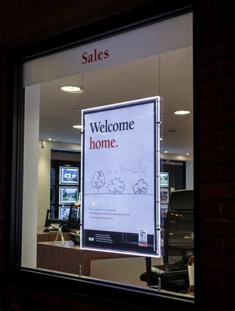 Single Sided Estata Window Display Illuminated Acrylic Signs A Crystal