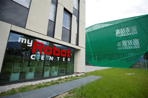 Wirtschaftszeit Myrobotcenter Er Ffnet Neuen Standort Atrium Amras In