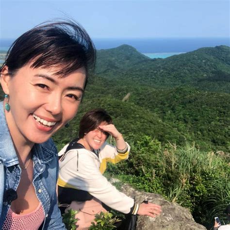 田中律子さんのインスタグラム写真 田中律子instagram「石垣島、おススメポイント🏔 野底マーペー🌞 下から登るとまーまーあるらしいけど、途中近道があるので、そこから登ると20分