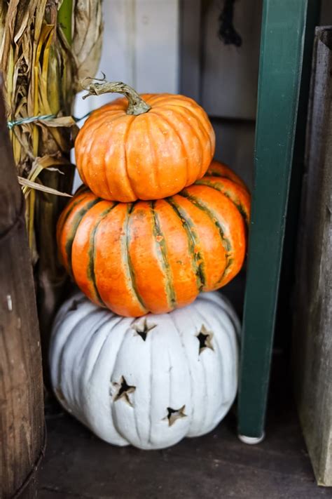 Garden Witch Porch Decor: A Bewitchingly Beautiful Halloween Look ...