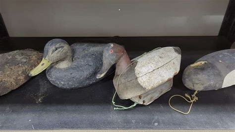 Lot Of Vintage Duck Decoys Dixon S Auction At Crumpton