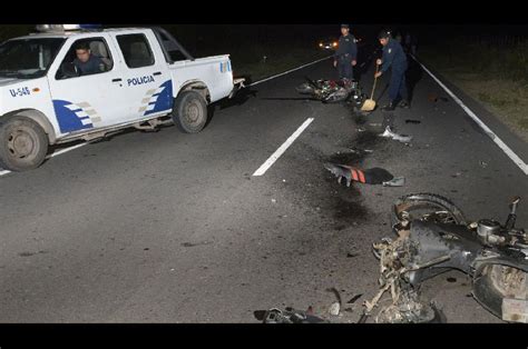 Choque frontal entre dos motos dejó 4 heridos graves Cuatro personas