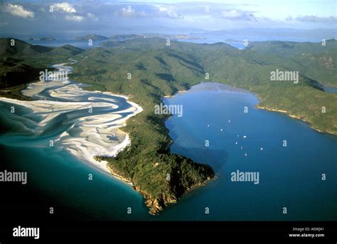 Whitsunday islands aerial hi-res stock photography and images - Alamy