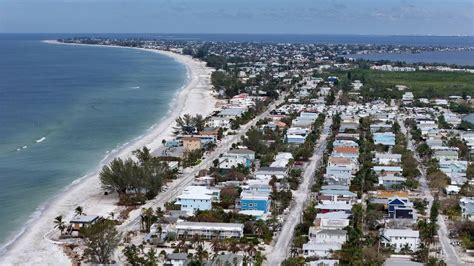 Watch Hurricane Milton Come Ashore In Florida On Live Cameras In