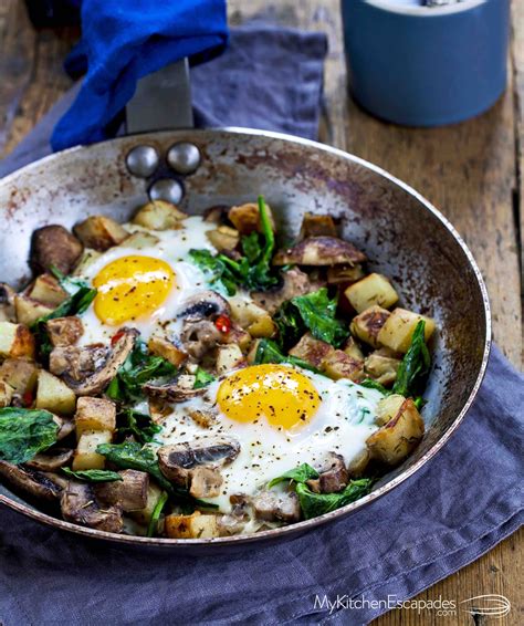 Breakfast Skillet Eggs Spinach And Mushrooms Breakfast Skillet