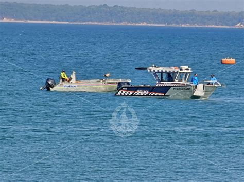 Flare Leads To Rescue Of Man In Boat Stuck In Mud Comet Marine