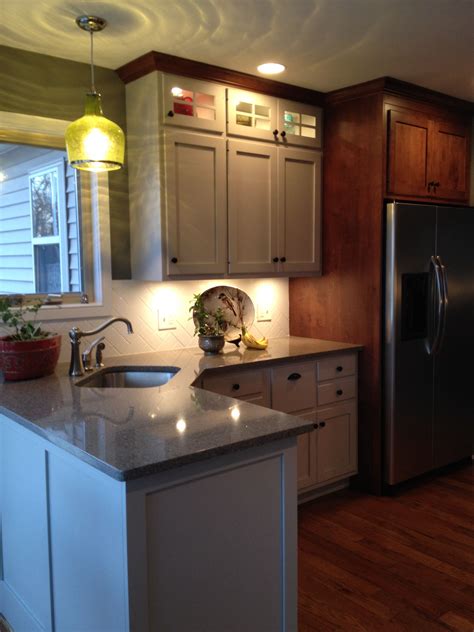 Gray Kitchen: quartz counter tops Distinctive Tile and Stone, Allentown ...