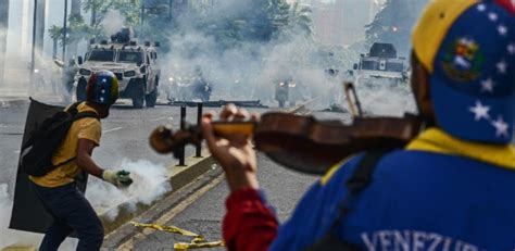 Sobe para 48 número de mortos em protestos na Venezuela 21 05 2017