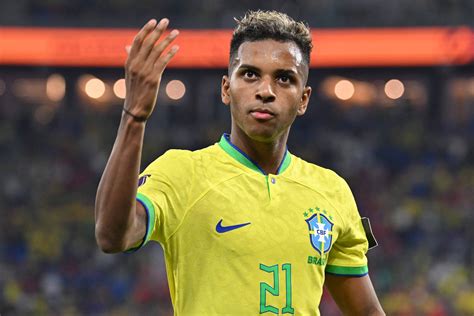 Estou Pronto Para Ser Titular Da Sele O Afirma Rodrygo