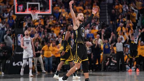 Warriors Observations Steph Curry Kevon Looney Power Game 3 Win Vs Kings Nbc Sports Bay Area