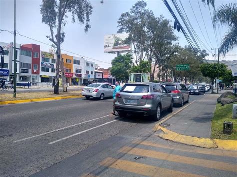 Zapopan Comerciantes Protestan Contra Ciclov A En Avenida Guadalupe