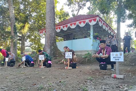 Jajaran Polres Lombok Tengah Tanam Ribuan Bibit Pohon Di Wisata Aik