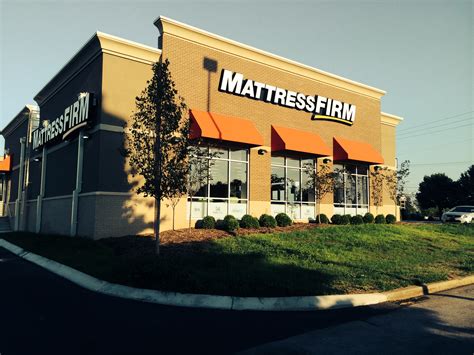 Mattress Firm : Robbins Properties®