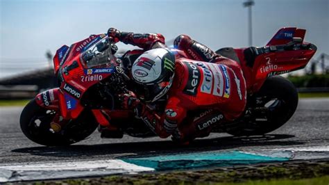 Foto Francesco Bagnaia Enggan Terlena Hasil Uji Coba Sepang