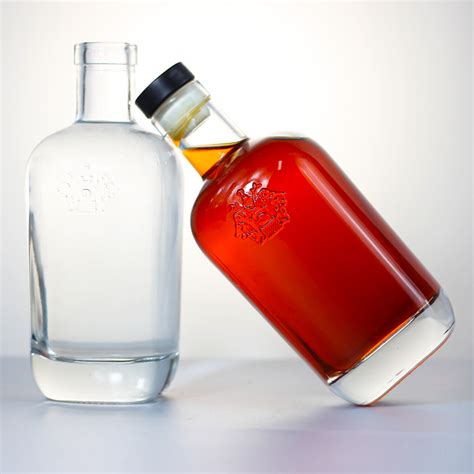 Fancy rum bottle 500ml - Navigator Glass