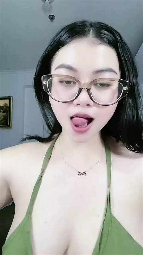 La Chica De Verde Se Balanceaba Muy Seductora Xhamster