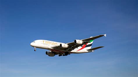 Airbus to Stop Making the A380, the World's Largest Passenger Plane | Condé Nast Traveler