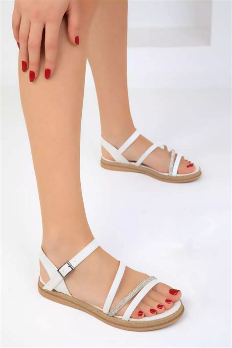 Buy Soho White Sandals 2024 Online Zalora Philippines