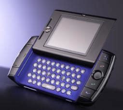 T-Mobile halts sales of faulty Motorola Sidekick Slide handsets