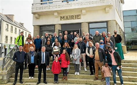 Les nouveaux arrivants au Relecq Kerhuon accueillis à la mairie Le