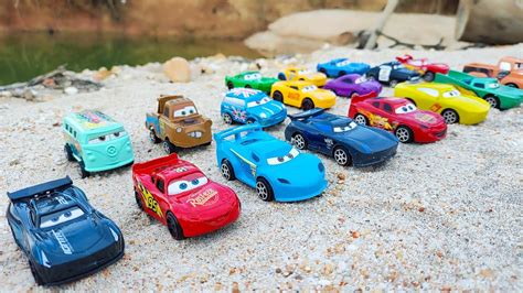 Disney Pixar Cars Unboxing Review Lightning McQueen Mechanic Shop And