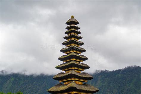 Temple Indou De L Eau De Pura Ulun Danu Bratan Dans Bali Image Stock