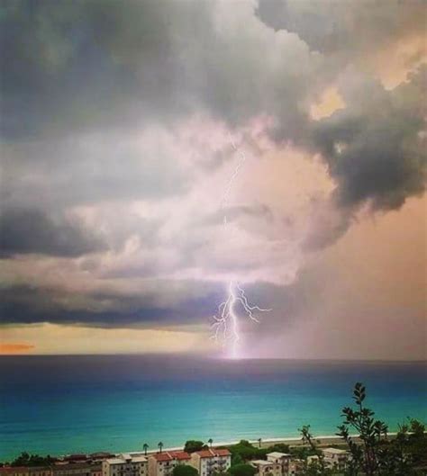 Maltempo Notte Di Forti Temporali Tra Calabria E Sicilia Tempeste Di