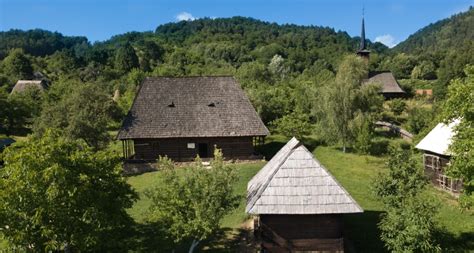 Eveniment dedicat Zilei Limbii Române la Muzeul Satului din Baia Mare