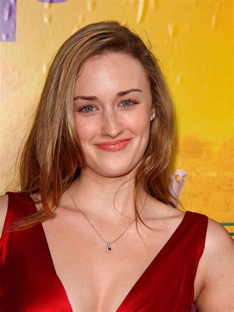 Ashley Johnson Bio Age Height Last Of Us Husband 2025 Zoomboola