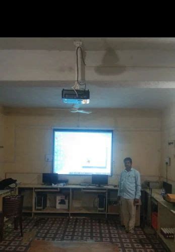 Classroom Projector, DLP at ₹ 28800 in Hubli | ID: 25578929062