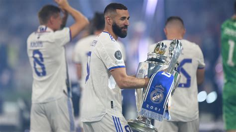 Karim Benzema gana el premio al mejor jugador del año de la revista