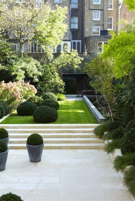 49 Beautiful Townhouse Courtyard Garden Designs - DigsDigs