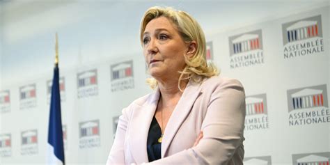 Attaque Au Couteau Paris Pour Marine Le Pen Le Renseignement A