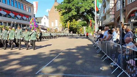 Schützenfest Neuss 2022 Festumzug Tambourkorps Kapellen Erft YouTube