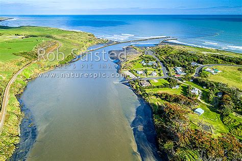 Patea Page; New Zealand stock photos and stock photography by Nature's Pic Images, Rob Suisted ...