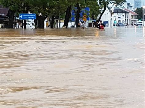 Pulau Pinang Seberang Perai Lumpuh Dilanda Banjir MYNEWSHUB