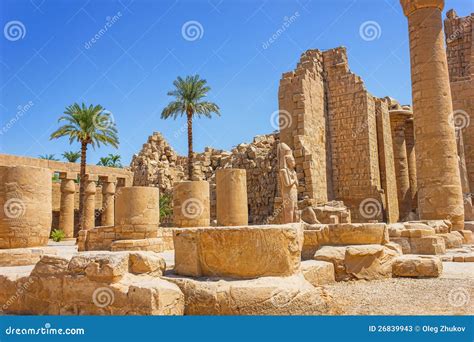 Ruinas Antiguas Del Templo De Karnak En Egipto Fotos De Archivo