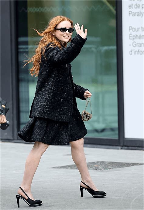 Sadie attends the Chanel Fashion Show in Paris (01/24) : r/Sadiesink