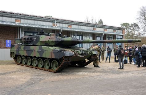 German makers of Leopard 2 tank in legal wrangle over rights | Reuters